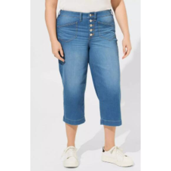 Torrid Women 20W Button Fly Cropped Wide Leg Lightweight Denim Jeans NWT - Picture 1 of 8